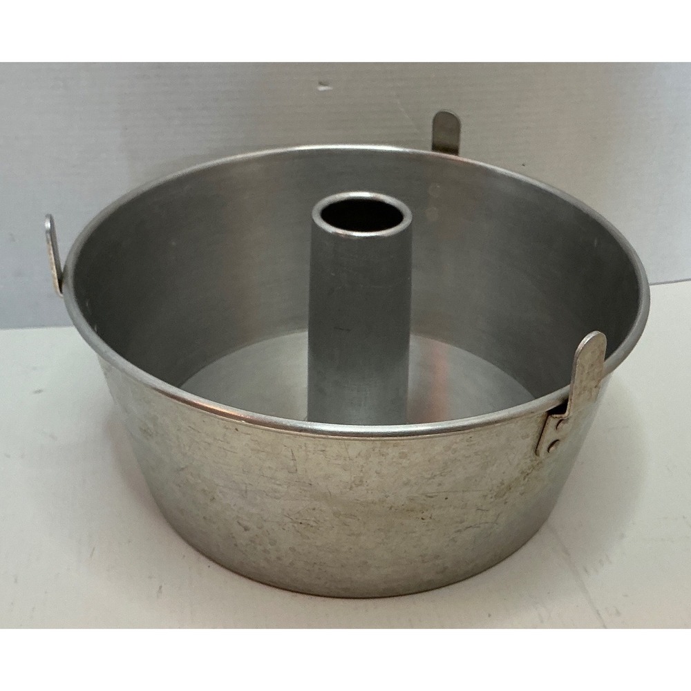 Mirro Vintage Angel Food Cake Pan 10 Inch Aluminum Tube Two Piece 5394M